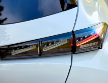 Peugeot E-308 GT [UK-spec] '2023–pr.