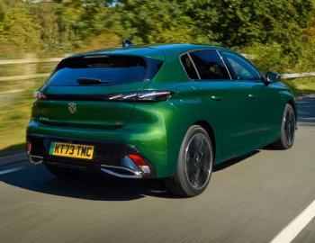 Peugeot E-308 GT [UK-spec] '2023–pr.