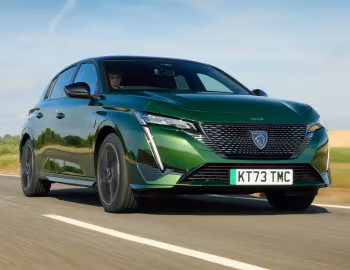 Peugeot E-308 GT [UK-spec] '2023–pr.