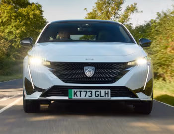 Peugeot E-308 GT [UK-spec] '2023–pr.