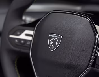 Інтер'єр Peugeot E-308 GT [Worldwide] '2023–25
