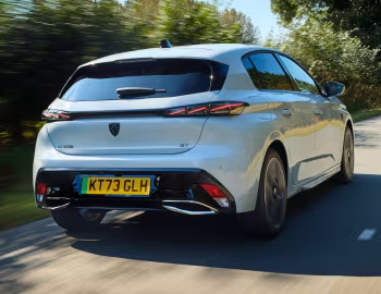 Peugeot E-308 GT [UK-spec] '2023–pr.