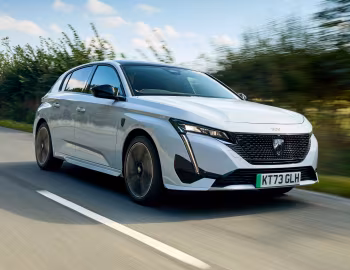 Peugeot E-308 GT [UK-spec] '2023–pr.