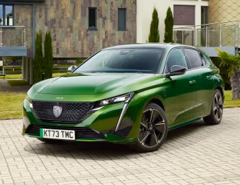 Peugeot E-308 GT [UK-spec] '2023–pr.