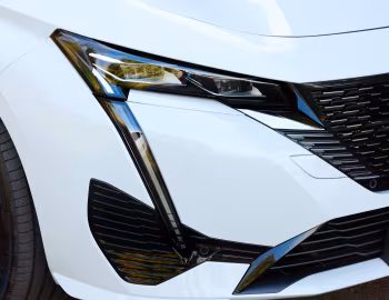 Peugeot E-308 GT [UK-spec] '2023–pr.