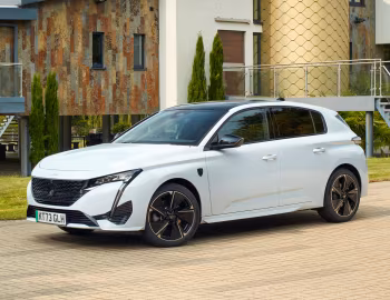 Peugeot E-308 GT [UK-spec] '2023–pr.