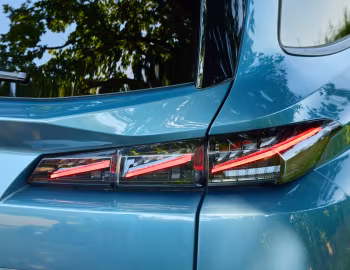 Peugeot E-308 SW GT [UK-spec] '2026
