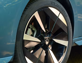 Peugeot E-308 SW GT [UK-spec] '2026
