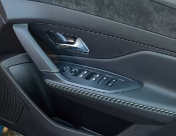 Interior Peugeot E-308 SW GT [UK-spec] '2026