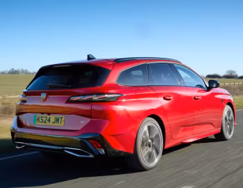 Peugeot E-308 SW GT [UK-spec] '2023–pr.