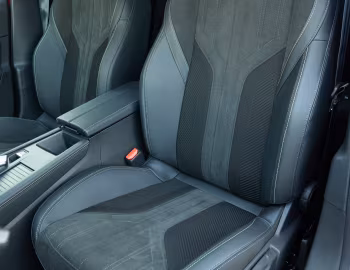 Інтер'єр Peugeot E-308 SW GT [UK-spec] '2023–н.ч.