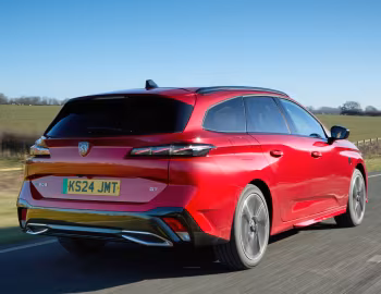 Peugeot E-308 SW GT [UK-spec] '2023–pr.