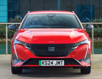 Peugeot E-308 SW GT [UK-spec] '2023–pr.