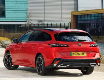 Peugeot E-308 SW GT [UK-spec] '2023–pr.