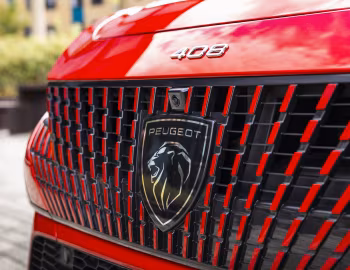 Logo Peugeot E-408 GT [UK-spec] '2025–26