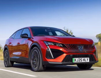 Peugeot E-408 GT [UK-spec] '2025–26