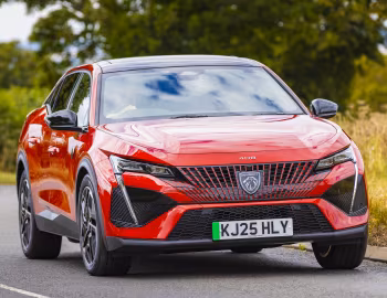 Peugeot E-408 GT [UK-spec] '2025–26