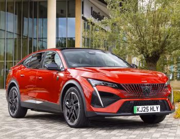 Peugeot E-408 GT [UK-spec] '2025–26