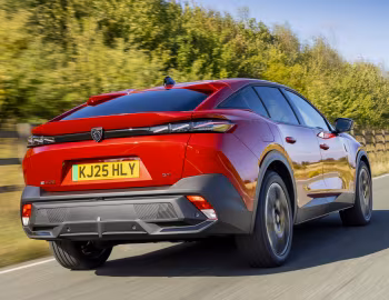 Peugeot E-408 GT [UK-spec] '2025–26