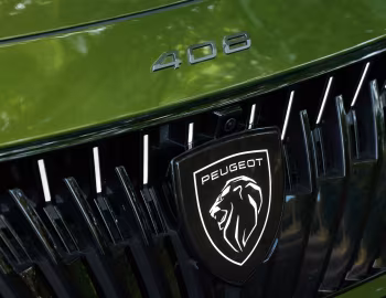 Logotipo Peugeot E-408 GT [UK-spec] '2026