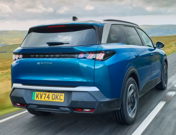 Peugeot E-5008 Allure [UK-spec] '2024–н.ч.