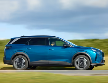 Peugeot E-5008 Allure [UK-spec] '2024–н.ч.