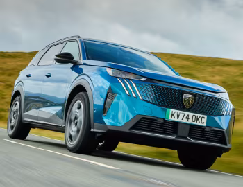 Peugeot E-5008 Allure [UK-spec] '2024–н.ч.