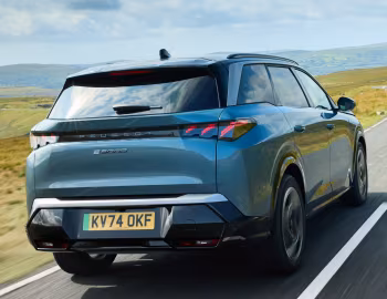 Peugeot E-5008 GT [UK-spec] '2024–н.ч.