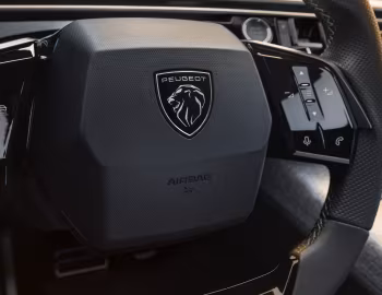 Інтер'єр Peugeot E-5008 GT [Worldwide] '2024–н.ч.