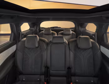 Інтер'єр Peugeot E-5008 GT [Worldwide] '2024–н.ч.