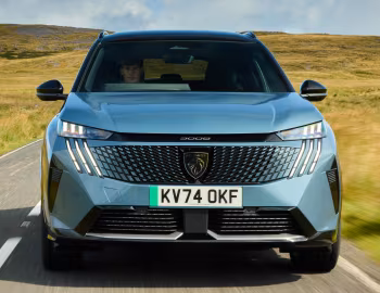 Peugeot E-5008 GT [UK-spec] '2024–н.ч.