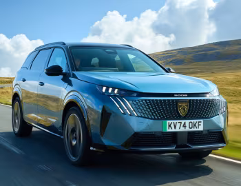Peugeot E-5008 GT [UK-spec] '2024–н.ч.
