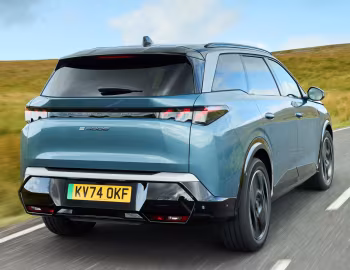 Peugeot E-5008 GT [UK-spec] '2024–н.ч.