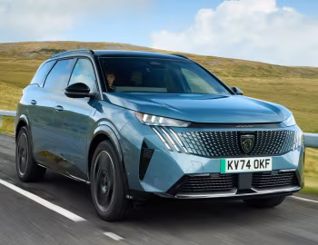 Peugeot E-5008 GT [UK-spec] '2024–н.ч.
