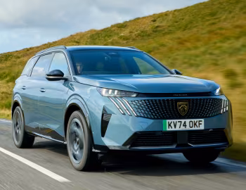 Peugeot E-5008 GT [UK-spec] '2024–н.ч.