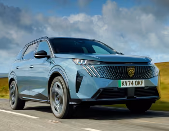 Peugeot E-5008 GT [UK-spec] '2024–н.ч.