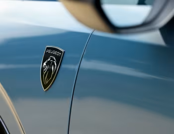 Логотип Peugeot E-5008 GT [UK-spec] '2024–н.ч.