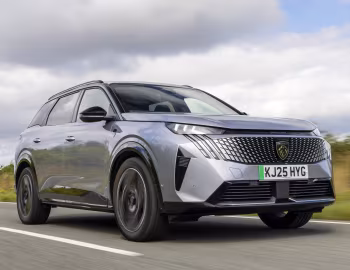 Peugeot E-5008 GT Dual Motor [UK-spec] '2025–pr.
