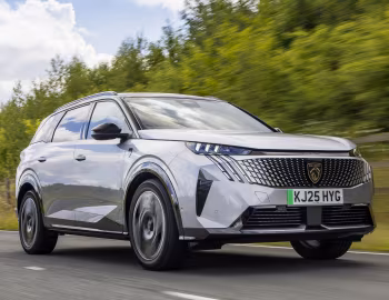 Peugeot E-5008 GT Dual Motor [UK-spec] '2025–pr.