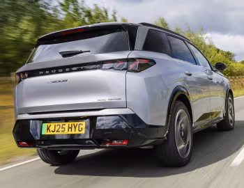 Peugeot E-5008 GT Dual Motor [UK-spec] '2025–pr.
