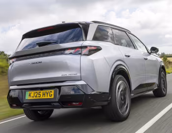 Peugeot E-5008 GT Dual Motor [UK-spec] '2025–pr.