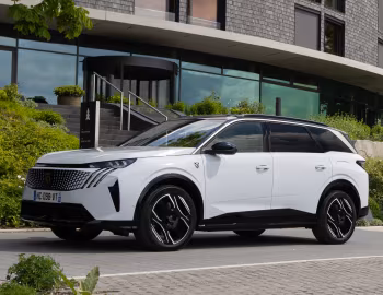 Peugeot E-5008 GT Dual Motor [Worldwide] '2025–pr.