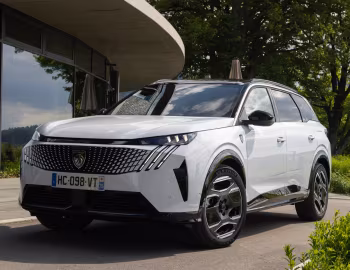 Peugeot E-5008 GT Dual Motor [Worldwide] '2025–pr.
