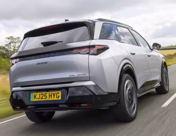 Peugeot E-5008 GT Dual Motor [UK-spec] '2025–pr.
