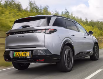 Peugeot E-5008 GT Dual Motor [UK-spec] '2025–pr.