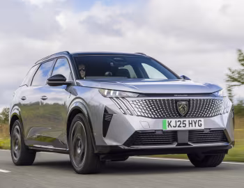 Peugeot E-5008 GT Dual Motor [UK-spec] '2025–pr.