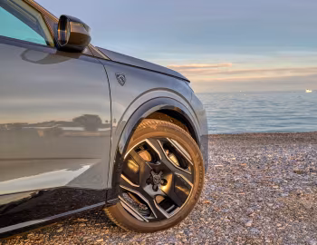 Peugeot E-5008 GT Long Range [Worldwide] '2024–pr.