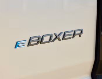 Peugeot E-Boxer Van L3H2 [UK-spec] '2024–pr.