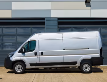 Peugeot E-Boxer Van L3H2 [UK-spec] '2024–pr.