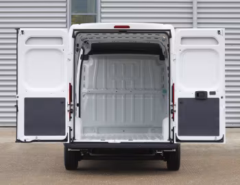 Peugeot e-Boxer Van L3H2 [UK-spec] '2021–23